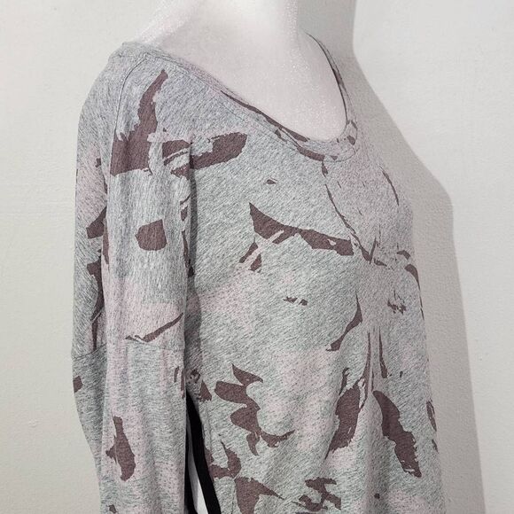 Calvin Klein Gray Athletic Tee Size Medium Gray and Pink Print Long Sleeve Tee - Picture 5 of 8